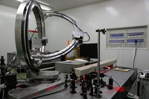 光学元件的角分辨激光散射损耗测量装置