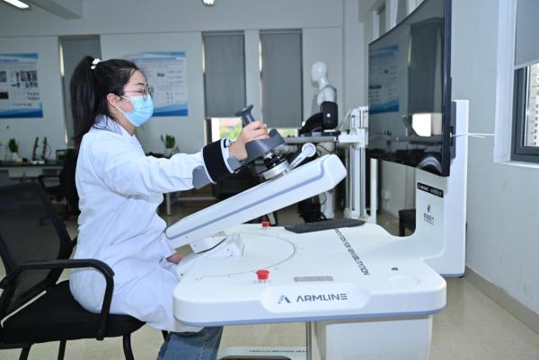 上海市残联智能康复辅助器具与技术重点实验室揭牌仪式举行